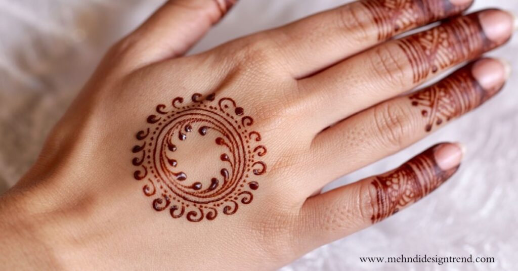 Small Round Mehndi Design