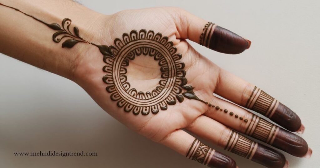 Stylish Circle Mehndi Design