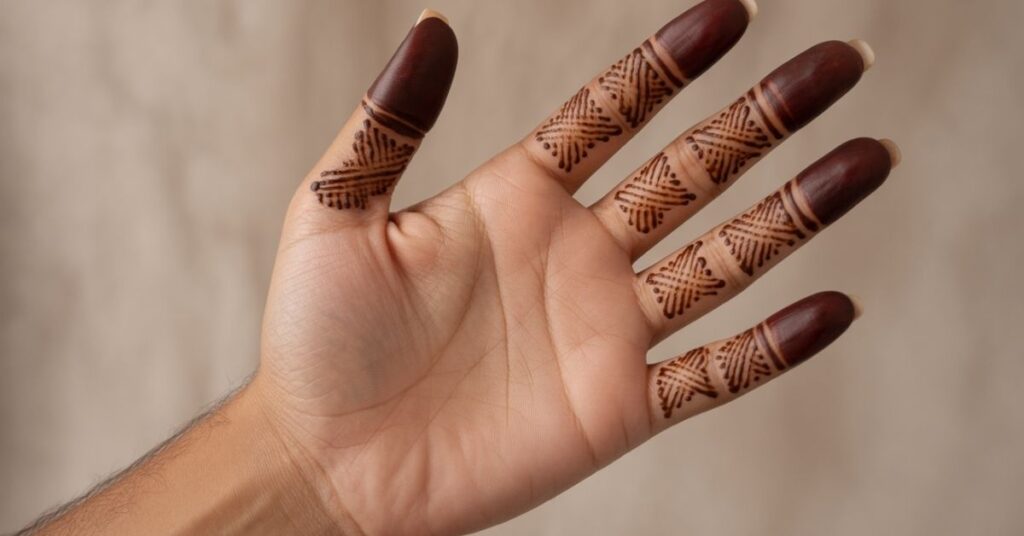 80+ Stylish & Easy Royal Finger Mehendi Designs for Front and Back 13 Back Finger Mehndi Design