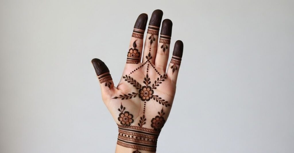 Beautiful Front Hand Simple Mehndi Design That Anyone Can Try 20 Traditional Front Hand Simple Mehndi Design